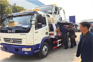 新建汽车道路救援拖车价格